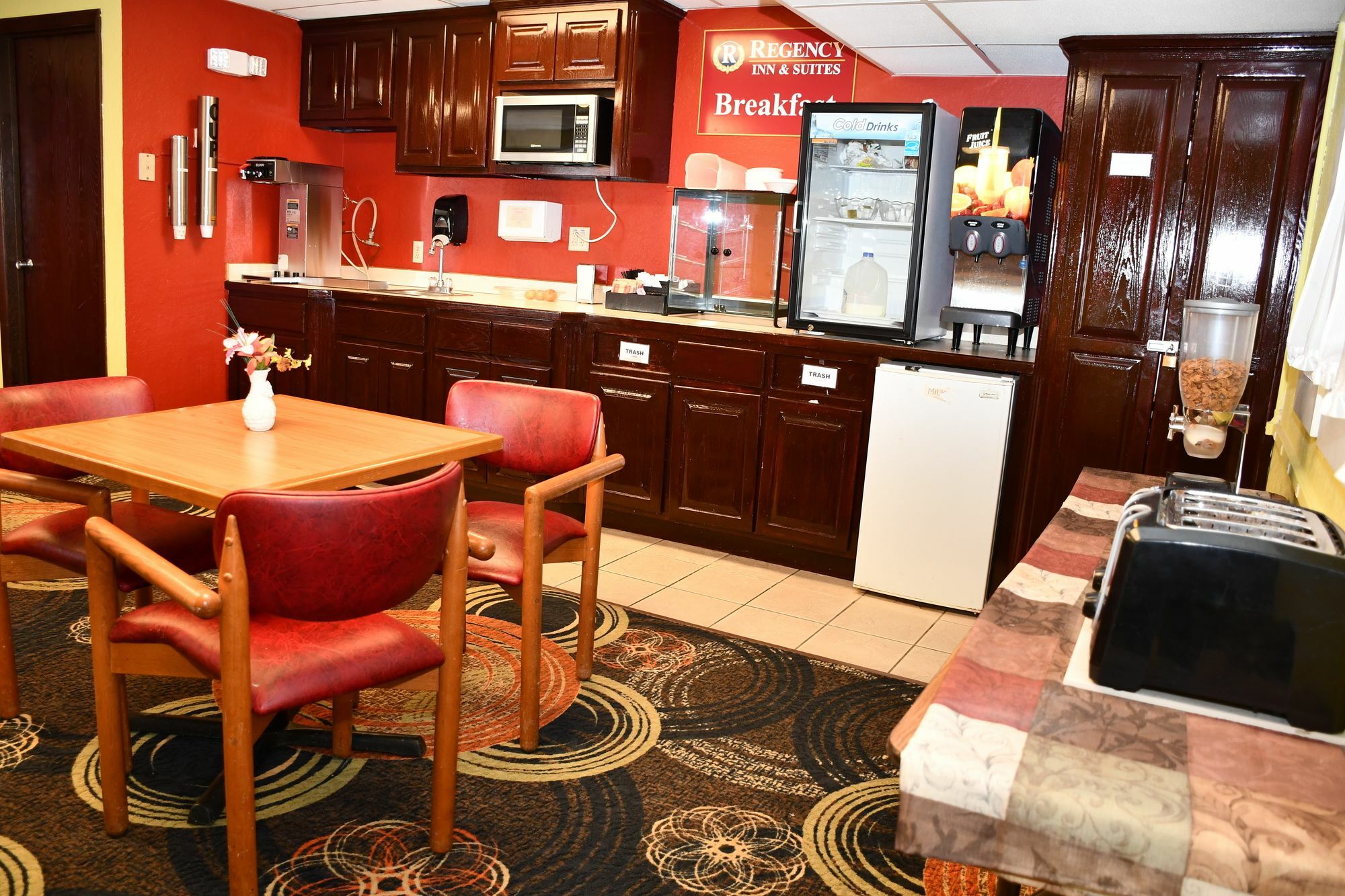 Regency Inn & Suites Faribault Exterior photo